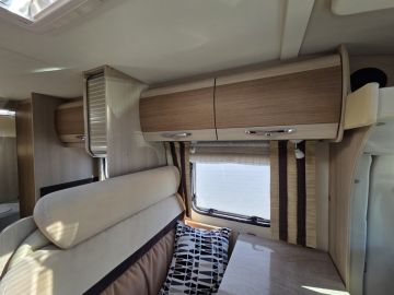 Bürstner BUT660 Luifel | Keuken | Omvormer | Toilet En Douche | Ruim Bed